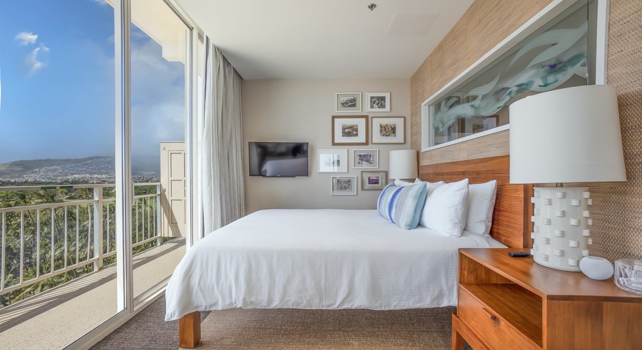 Oceanfront View Signature 1BR Suite Bedroom